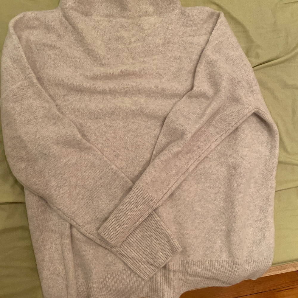 White sweater size L